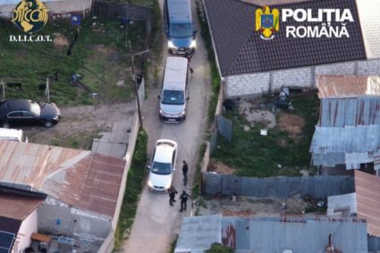 Rețea de trafic de persoane, acuzată că a exploatat sexual tinere în Europa timp de 5 ani. Percheziții în…