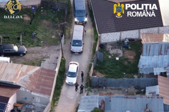 Retea de trafic de persoane acuzata ca a exploatat sexual tinere in Europa timp de 5 ani Perchezitii in