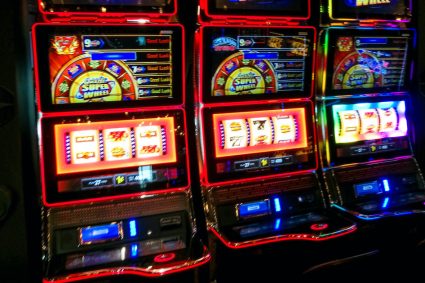 Un constructor care a pierdut banii clientului la păcănele a fost declarat nevinovat de instanță. Acesta primise 25.000 de…