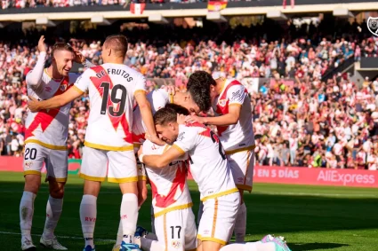 Victorie chinuită pentru AEK! Meciul românilor s-a finalizat cu o calificare surprinzătoare.