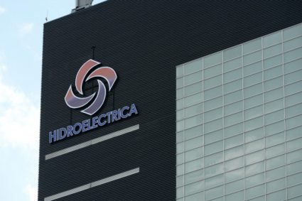 Actiunarii Hidroelectrica solicita suspendarea contractului presedintelui Consiliului de supraveghere Silviu