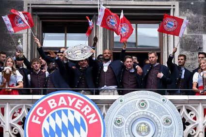 Bayern a ratat trofeul înainte de petrecerea pentru câștigarea titlului! Soția lui Kompany a intervenit pentru a salva momentul.