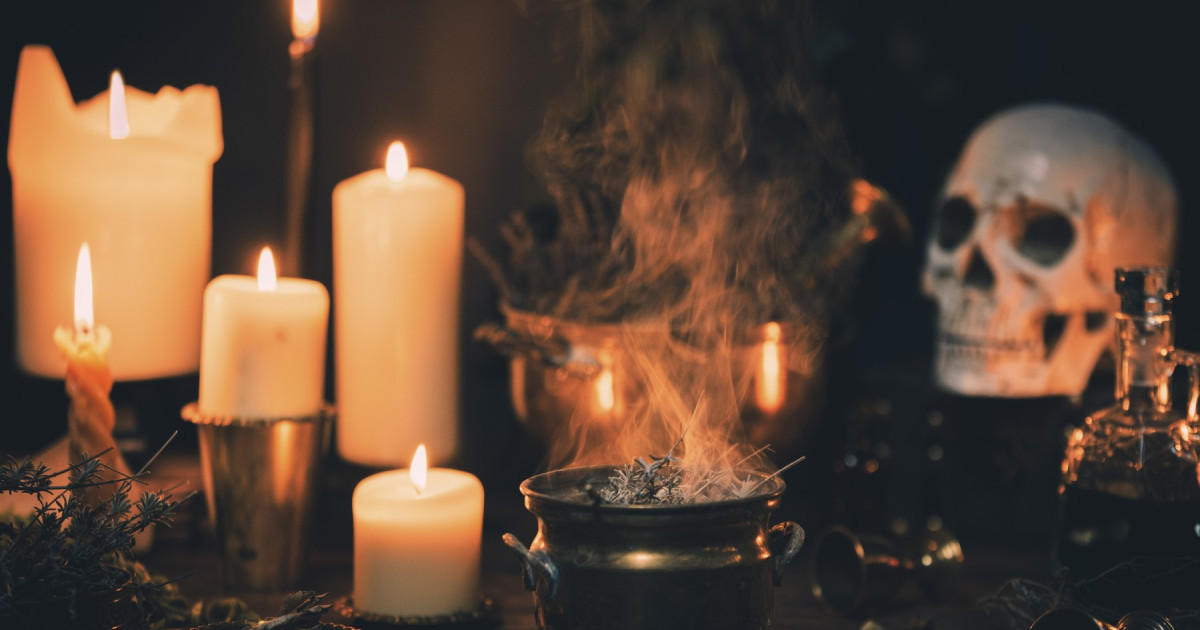 O jumatate de milion de lei sacrificati in numele lui Bau Cum a fost pacalit un iesean ca vorbeste cu