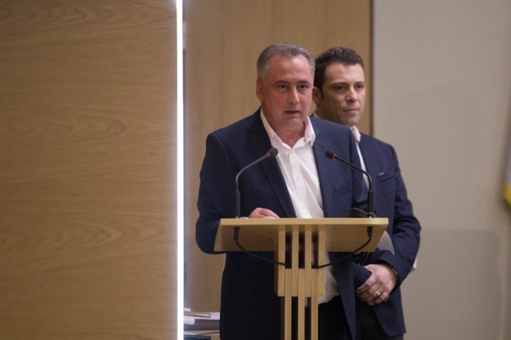 Presedintele Autoritatii Vamale Romane Mihai Savin a fost retinut de procurori impreuna cu alte doua persoane