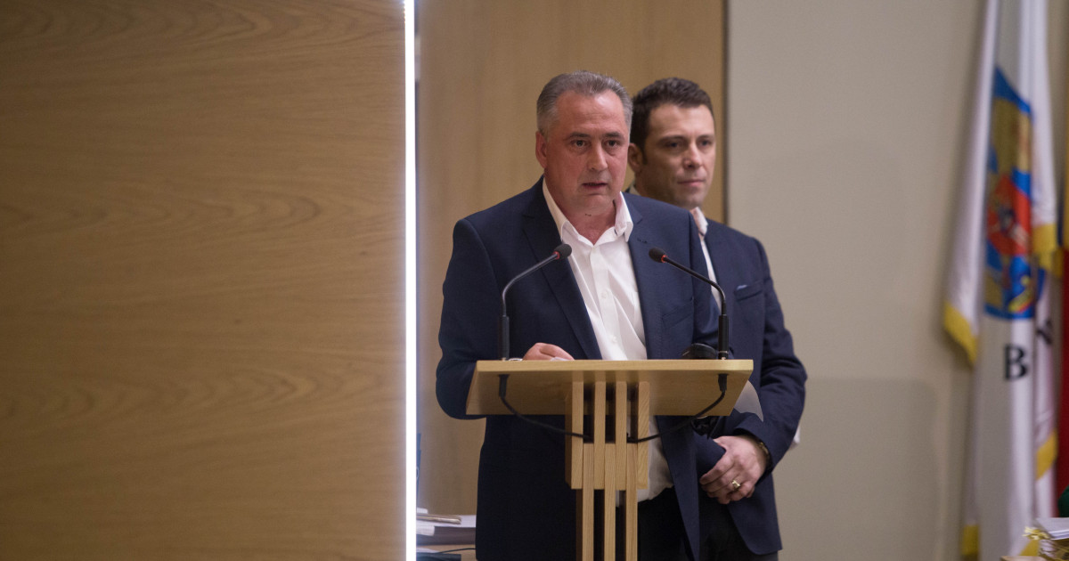 Presedintele Autoritatii Vamale Romane Mihai Savin retinut de procurori impreuna cu alte doua persoane