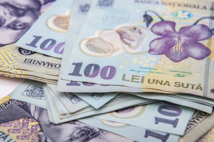 Un bărbat surprins cu droguri în Mamaia a încercat să mituiască jandarmii cu aproape 8.000 de lei. Ce s-a întâmplat…