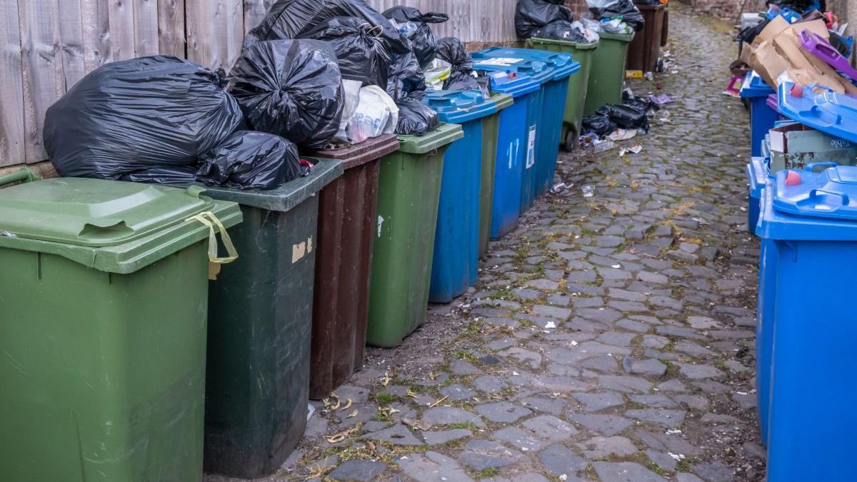 stare de alerta in judetul bacau din cauza deseurilor 65 de localitati au ramas fara servicii