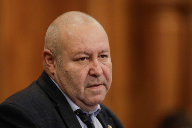 Fenechiu contesta decizia Tribunalului Ilfov in scandalul din PNL Justitia nu trebuie sa intervina in strategia