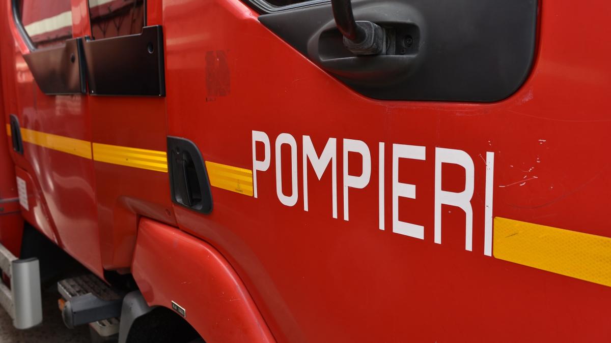 Interventie la Lacul Tei O persoana a fost recuperata din apa in stare de inconstienta
