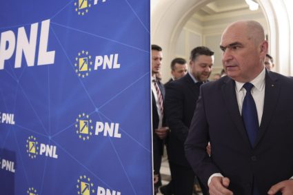 Tabăra Bolojan a pierdut un nou proces în fața taberei Thuma din PNL. Tribunalul București a suspendat…