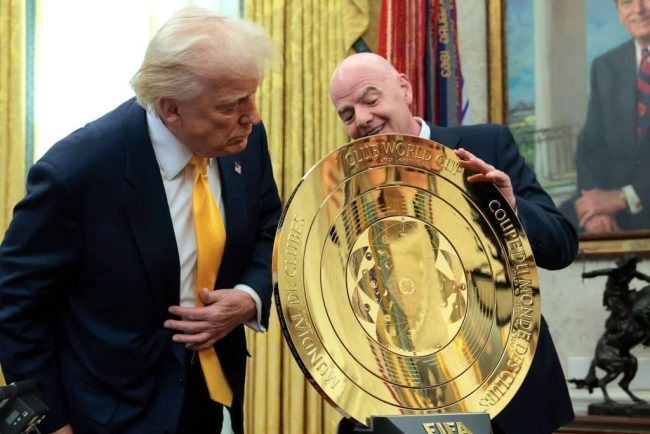 Trump l a contactat pe Infantino pentru a solicita ridicarea suspendarii lui Balogun Decizia FIFA starnete o mare controversa