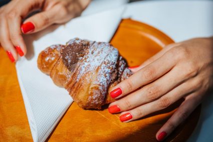 Un desert cu Nutella ar putea conține un fragment de metal: a fost retras din trei rețele de supermarketuri.