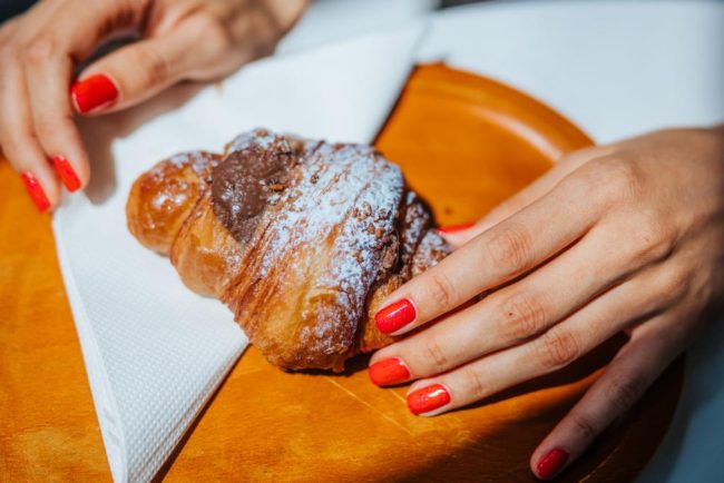 Un desert cu Nutella ar putea contine un fragment de metal a fost retras din trei retele de supermarketuri