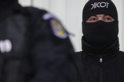 DIICOT a dezmembrat în România o rețea care a transportat sute de kilograme pentru traficanții albanezi…