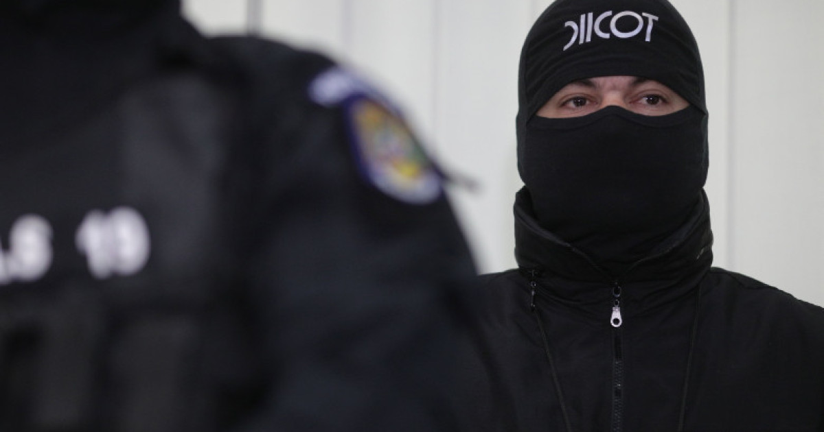 DIICOT a dezmembrat in Romania o retea care a transportat sute de kilograme pentru traficantii albanezi