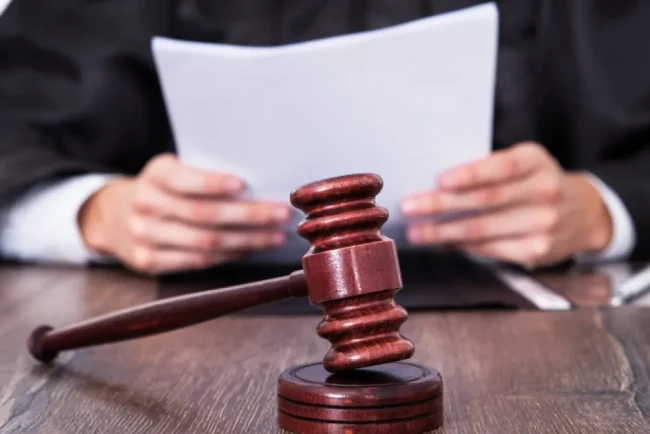Fost manager la Spitalul Județean Botoșani, condamnat cu suspendare pentru mită