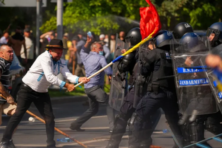 Percheziții în București și 15 județe după violențele protestului ciobanilor. 30 reținuți