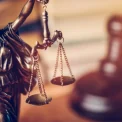 De ce nu va ajunge la închisoare elevul care a înjunghiat o profesoară și un coleg