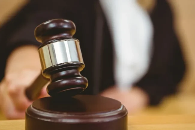 Evaziune de 7,6 milioane lei în comerțul cu deșeuri metalice. Șapte persoane reținute