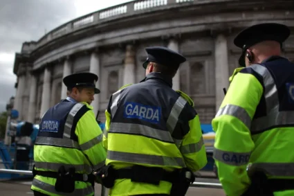 Irlanda a expulzat 24 de români condamnați pentru fapte grave. Interdicție de revenire