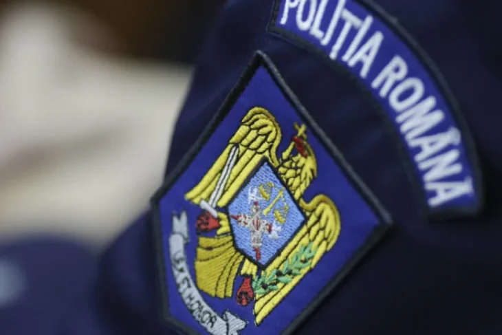 Polițist judecat pentru ponturi date hoților care au jefuit case de medici
