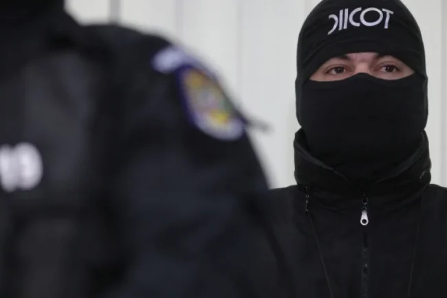 Trei adolescenți, urmăriți penal pentru propagandă teroristă