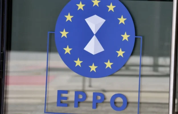Trei persoane, judecate pentru prejudiciu de 3,5 milioane de euro din fonduri UE